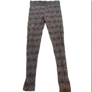 PINK Victoria Secret patterned leggings